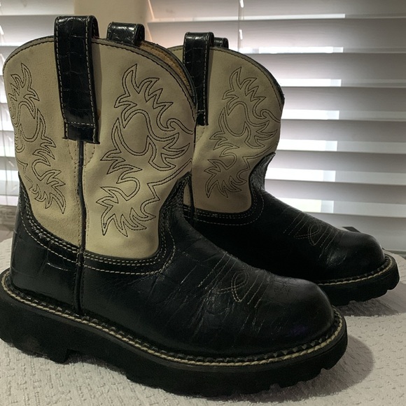 ARIAT Woman’s Embossed Fatbaby Western Boots - Picture 15 of 15